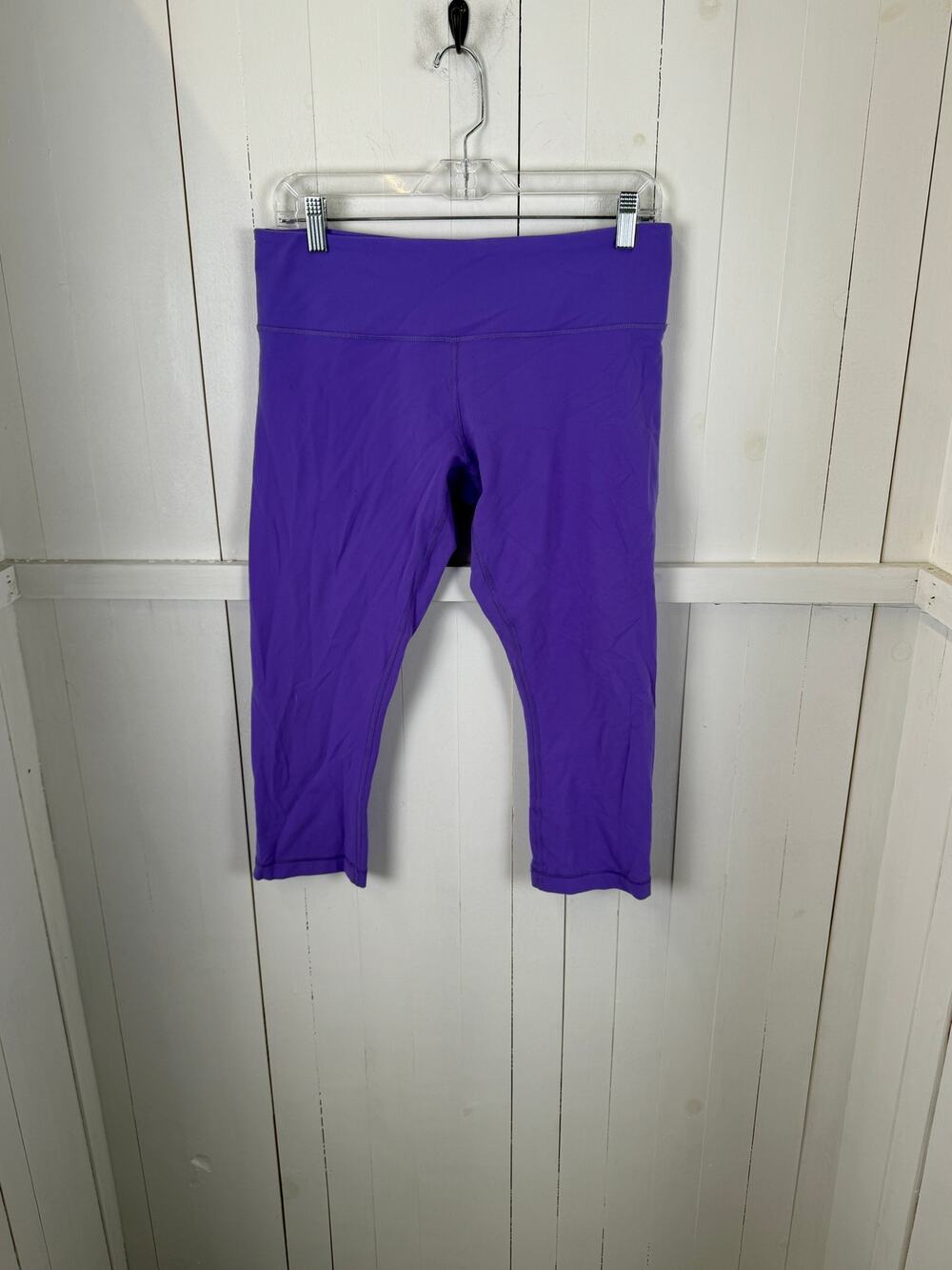 Lululemon Purple Capri Leggings Size 10 Nylon Excellent Condition